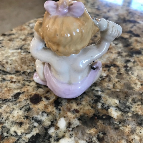 VINTAGE CERAMIC CRYING BABY FIGURINE - Picture 4 of 7